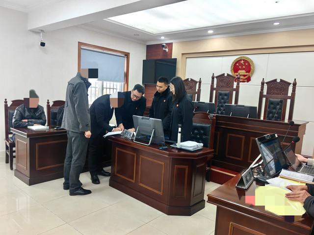 汉中汉台法院一站式接收处理某居民小区64件商品房预售合同纠纷