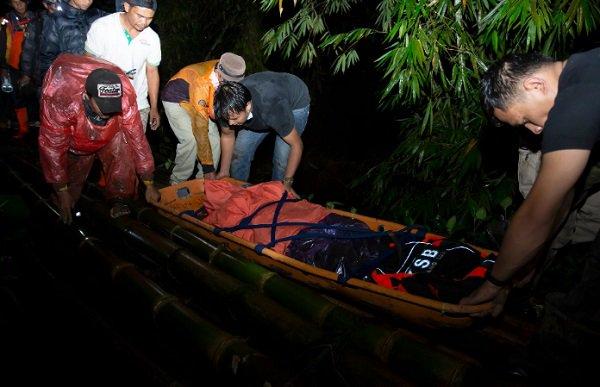 印尼火山喷发已致17名登山者死亡