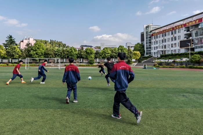 深圳明确“每天一节体育课”，会不会太多了？