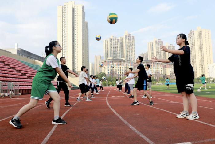 深圳明确“每天一节体育课”，会不会太多了？