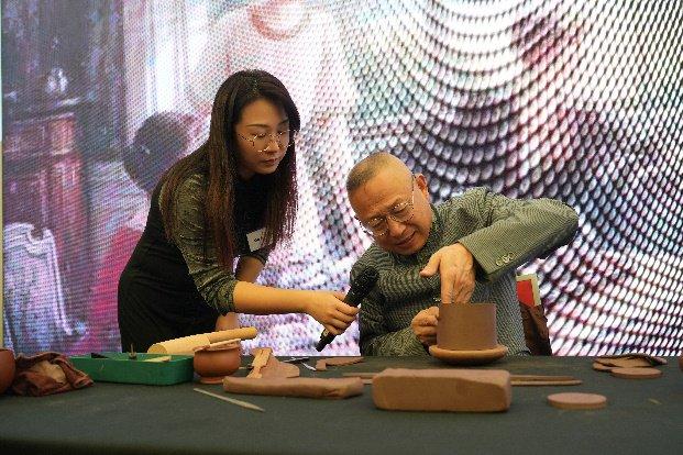 “中澳茶文化周”：上海紫砂工艺师让中国紫砂文化火到海外