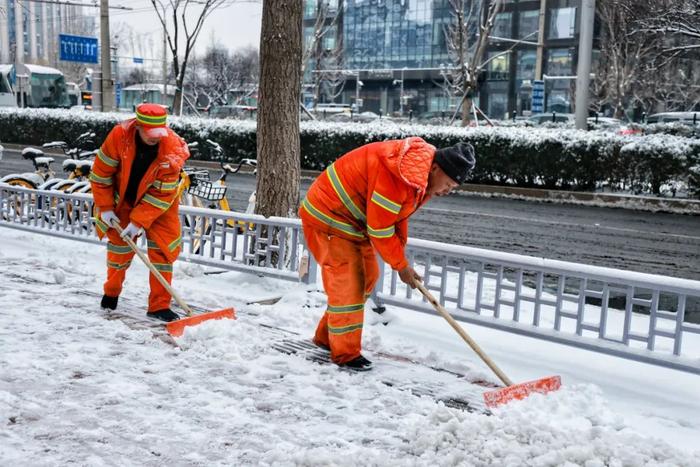 东城因你而美｜大雪的浪漫，有他们温暖守护→