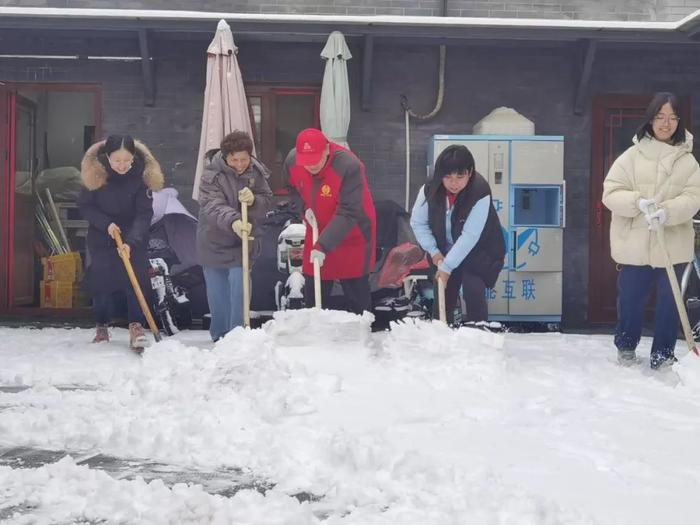 东城因你而美｜大雪的浪漫，有他们温暖守护→