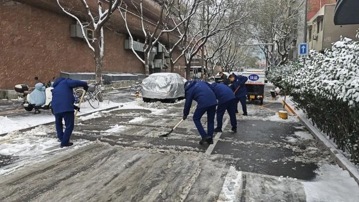 东城因你而美｜大雪的浪漫，有他们温暖守护→