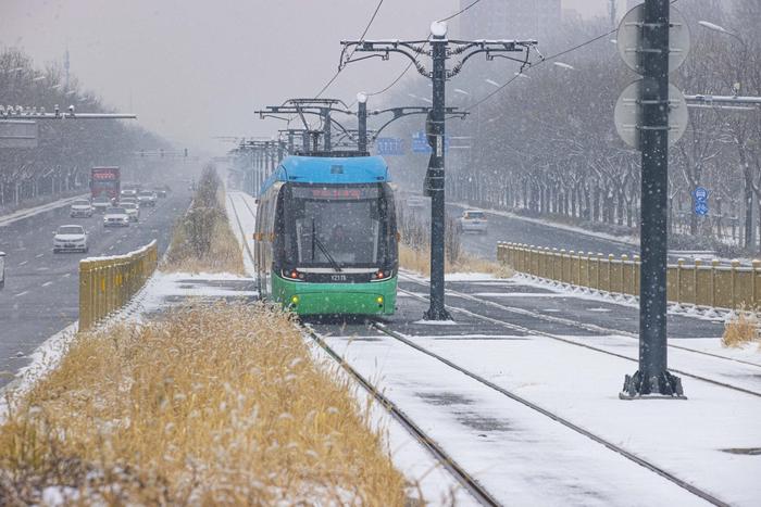 暴雪橙色预警中，北京南海子公园临时闭园