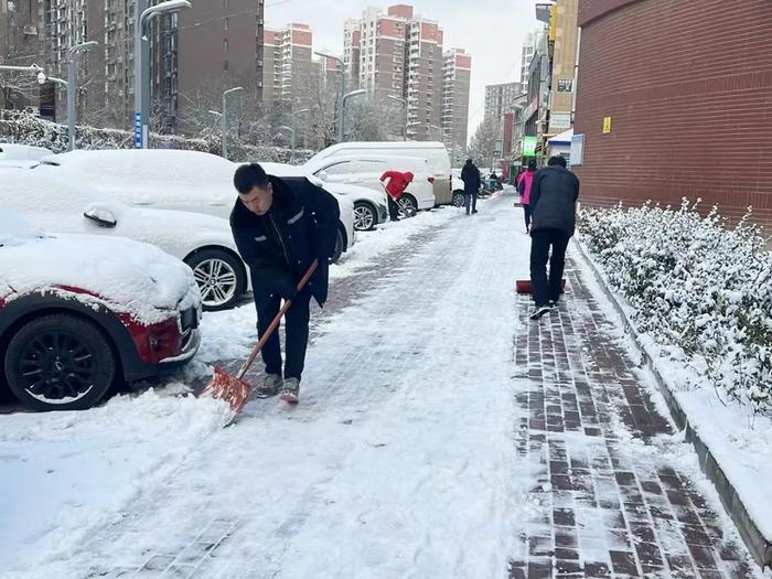 顺义区3万余人次共扫门前雪