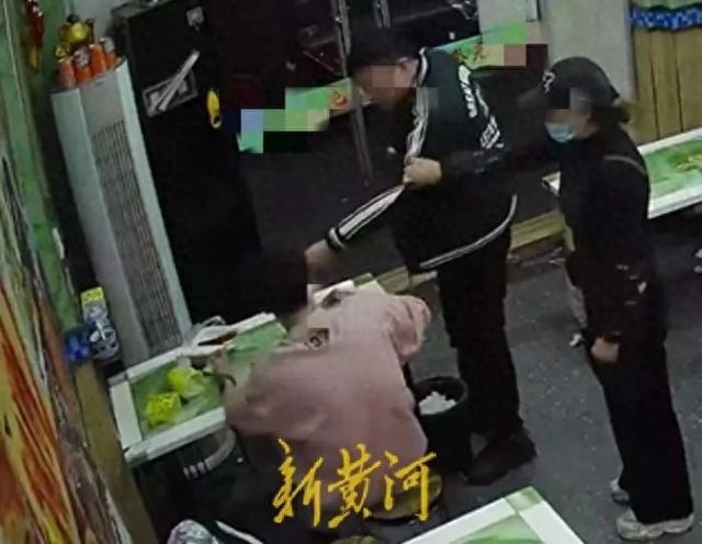 顾客多加调料遭老板推搡谩骂？常州一馄饨店疑似遭“网暴”