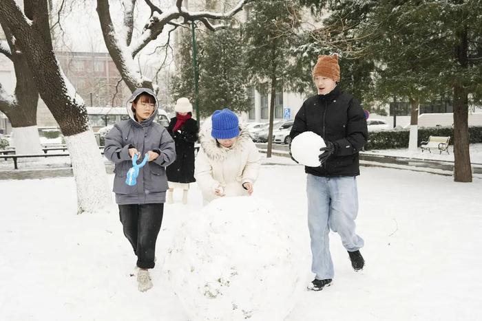 雪 ҉҉ 雪 ҉҉ 雪 ҉҉ 雪 ҉҉ 雪 ҉҉……北交大陪你温暖过冬……