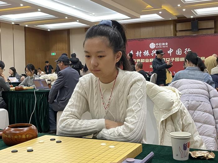 李赫荣膺女子围甲最有价值棋手，15岁徐海哲当选最佳新秀