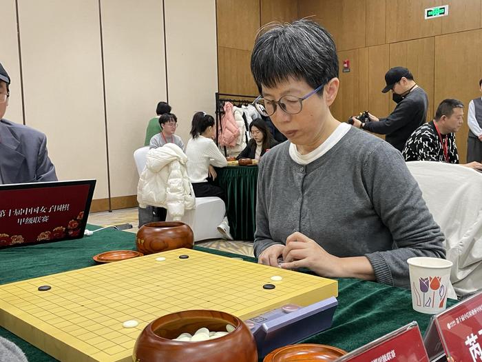 李赫荣膺女子围甲最有价值棋手，15岁徐海哲当选最佳新秀