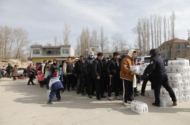 积石山地震的五件关心事：低温下救援时间缩短，千余学生将考研