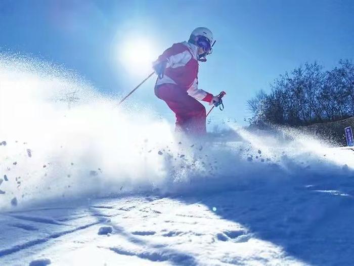 滑雪、温泉、演出、烟花……元旦旅游市场充满浪漫元素！