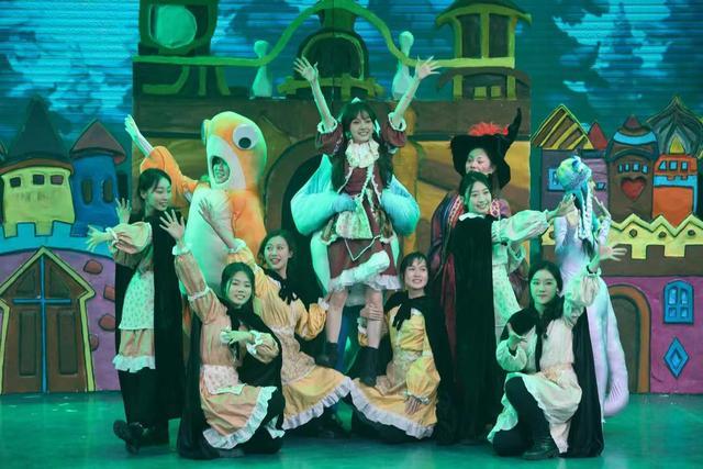​吉林动画学院儿童动漫舞台剧《火柴的秘密》成功首演