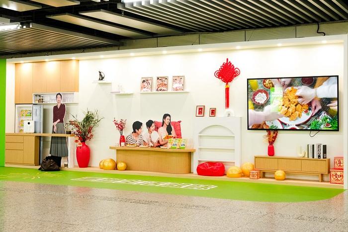 圣农炸鸡12分钟轻松出餐，引爆上海徐家汇地铁站