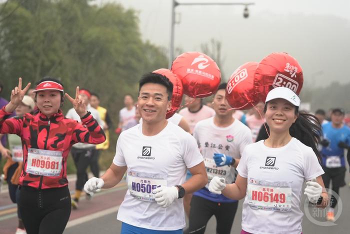 奔向2024！荣昌马拉松开跑 万“马”奔腾迎新年