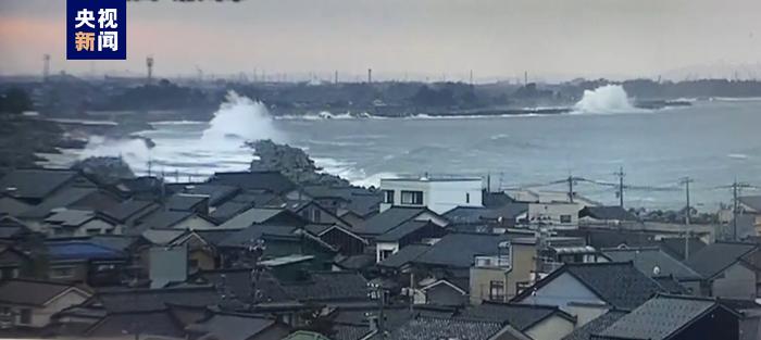 突发！日本本州西岸近海发生7.4级地震，东京震感强烈，“已观测到约5米高海啸”