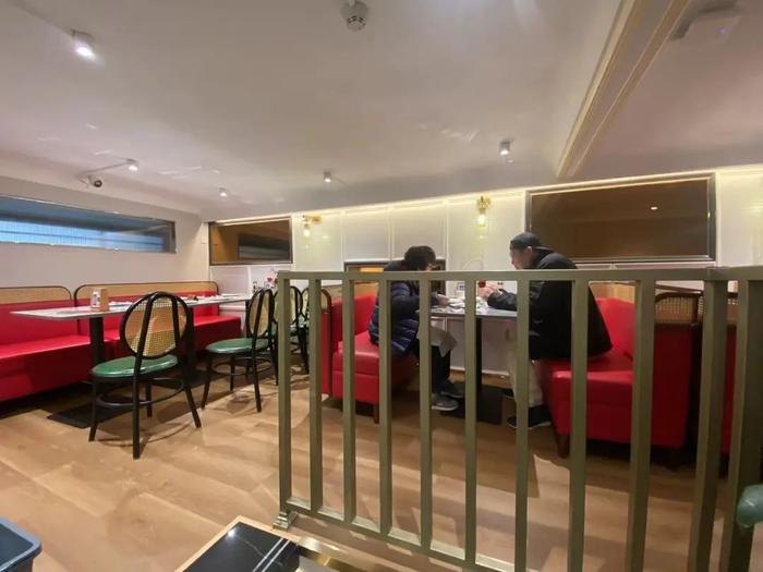 生意火爆！老牌海派西餐厅升级重开，老上海时代记忆回来了！价钿怎么样？