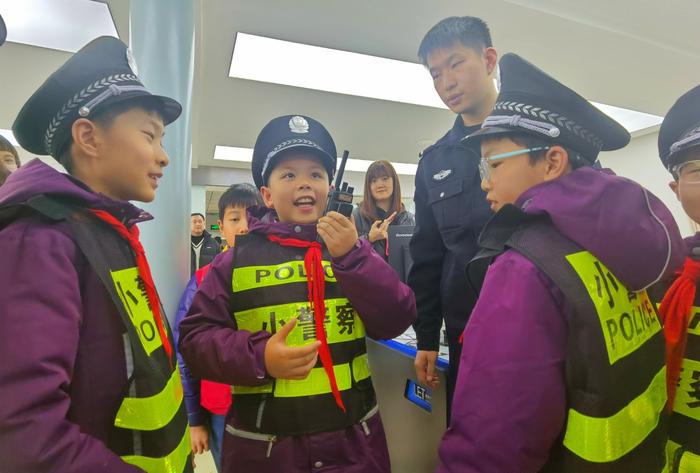 《黑猫警长》特别版播出，以一起网络交友诈骗案为脚本