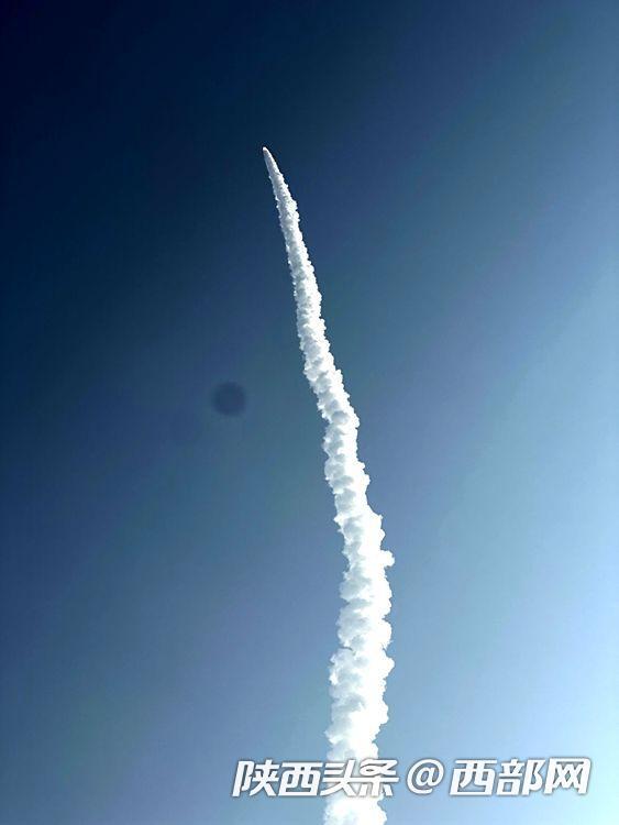全球最大固体火箭“引力一号”首飞成功 火箭发动机全部来自陕西