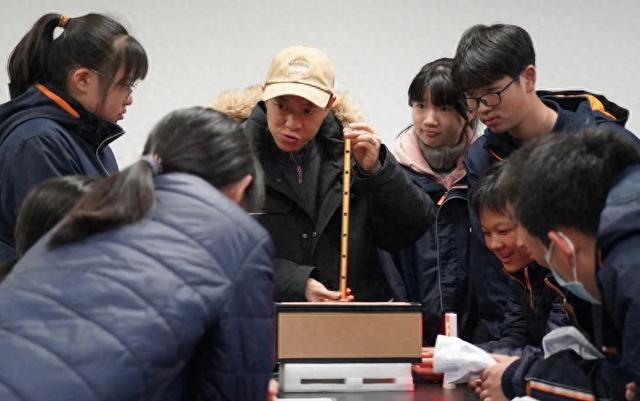 玩嗨了！南外雨花国际学校初中部学生沉浸式体验科技魅力