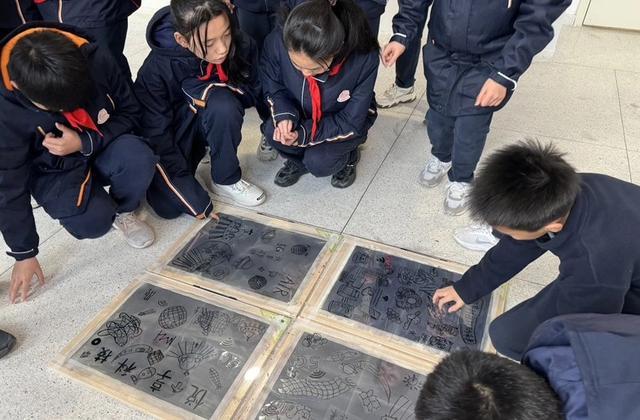 玩嗨了！南外雨花国际学校初中部学生沉浸式体验科技魅力