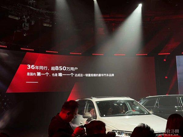 百万元级V8不二之选，全新奥迪SQ7暗夜骑士版上市