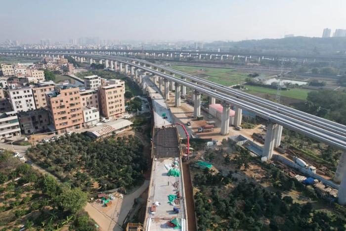 广佛西环建设迎来新进展 全线首个桥梁主体结构完工