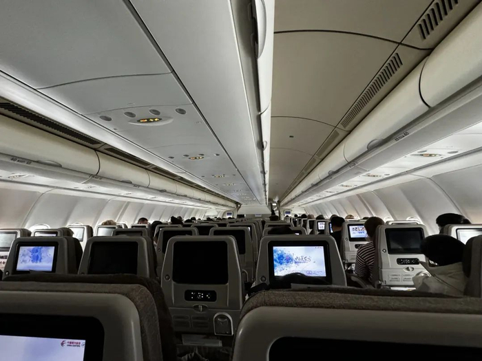 飞机场英文怎么说 w700d1q75cms.jpg