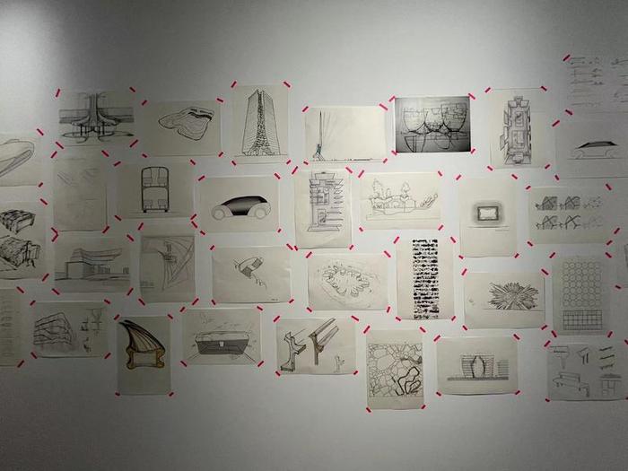 展览现场,呈现赫斯维克跨越30年的设计草图