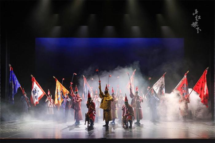 致敬老舍诞辰125周年，《正红旗下》再登首都剧场