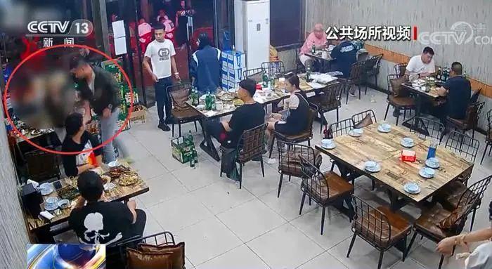 “唐山烧烤店打人案”保护伞被严惩！