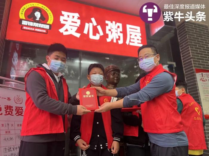 【紫牛头条】中国医生在马来西亚参加论坛，路上用点穴针灸救活了昏迷游客