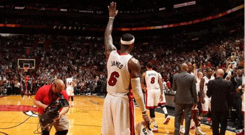 詹姆斯的经验对阵约基奇的全面看两大巨星如何引领时代变革