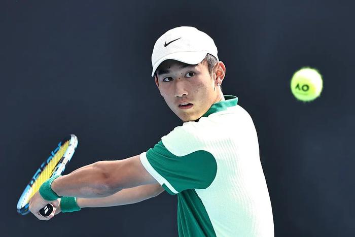 中国男选手，也能打好网球