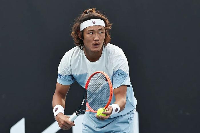 中国男选手，也能打好网球