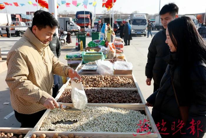 备年货喽！石家庄国际农产品批发交易中心年货节开张了