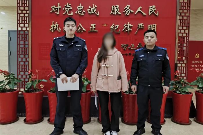 事发厦门！女子跑派出所问：我是不是逃犯？民警一查：是的！