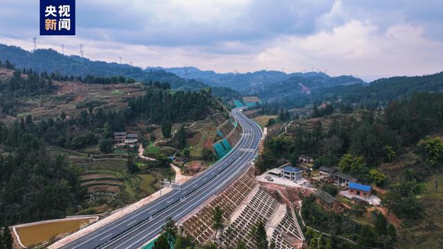 重庆南川西环线高速公路建成通车