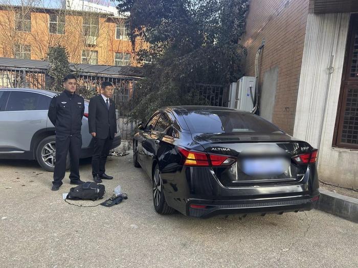 欠钱不还想赖账，北京密云法院执行局法官赴西安扣押被执行人车辆