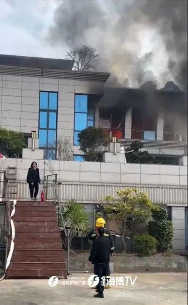 福州一酒店发生火灾暂无人员伤亡，起火房间为酒店负责人使用