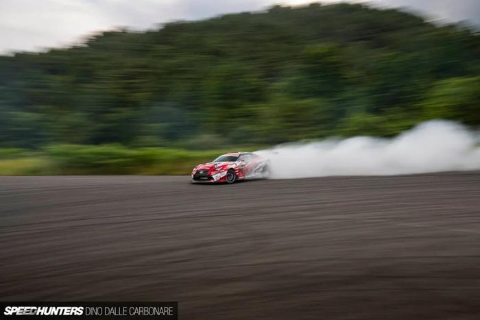 1000匹2JZ+雷克萨斯RC，武装到牙齿的漂移赛车究竟有多战斗