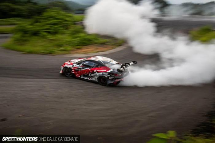 1000匹2JZ+雷克萨斯RC，武装到牙齿的漂移赛车究竟有多战斗