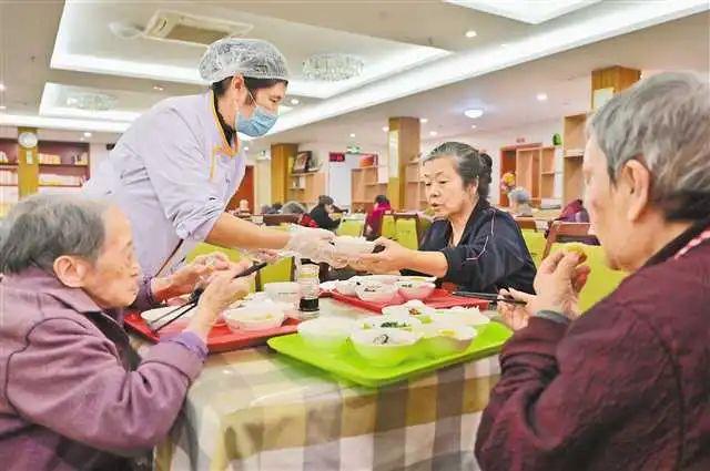 今年打造→10个特色婚姻登记场所、100个市级示范老年食堂！