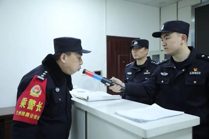 【中央媒体看甘肃】新春走基层丨铁路乘警老冯的最后一趟春运