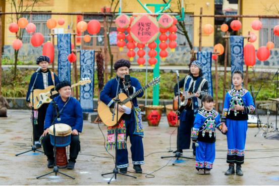 抖音才艺主播办“村晚”，一场全“民”星演出的“湘”村狂欢