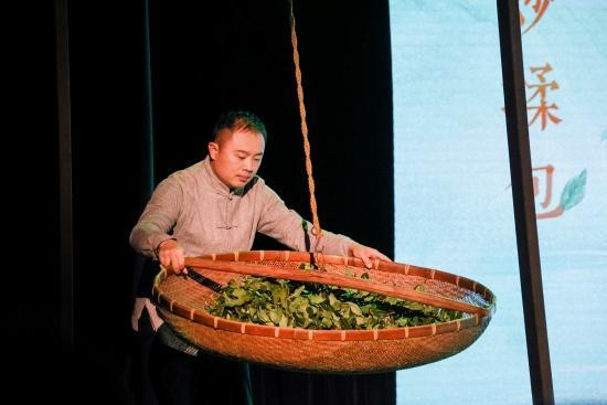 风随海潮涌 花开四季簪