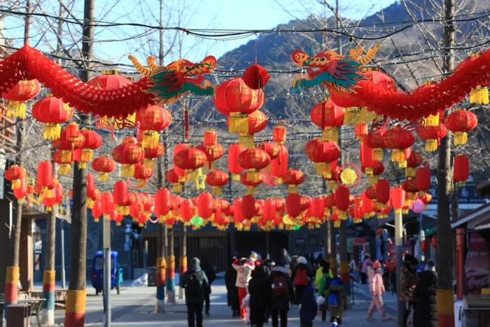 来“北京国安”踢场雪地足球，登慕田峪长城当好汉！