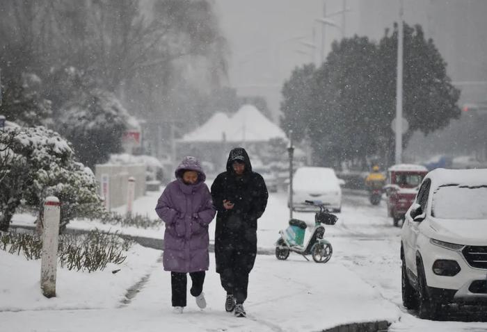 重要预报！青岛的大雪、暴雪…明天到！这两个地方扛下了暴雪！最大积雪16厘米，最低温​-11℃