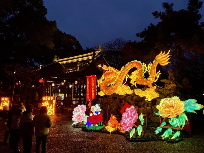 近千只非遗年俗灯笼，点亮上海这座拥有五百年历史的古典园林
