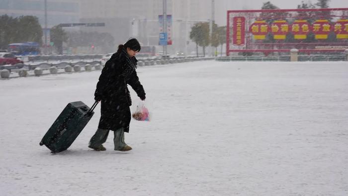 重要预报！青岛的大雪、暴雪…明天到！这两个地方扛下了暴雪！最大积雪16厘米，最低温​-11℃
